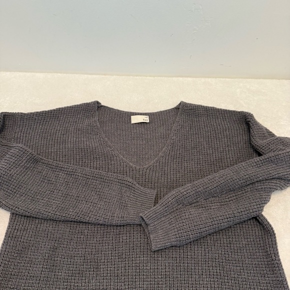 Aritzia Wilfred Free 100% Merino Wool V-Neck Sweater  Waffle Knit SZ M - Picture 10 of 12